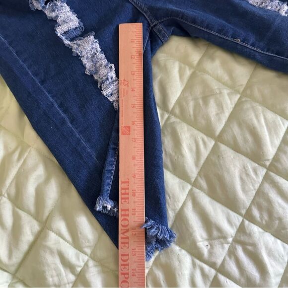 Fashion Nova Blue Distressed Jean Shorts 15 - Picture 7 of 8